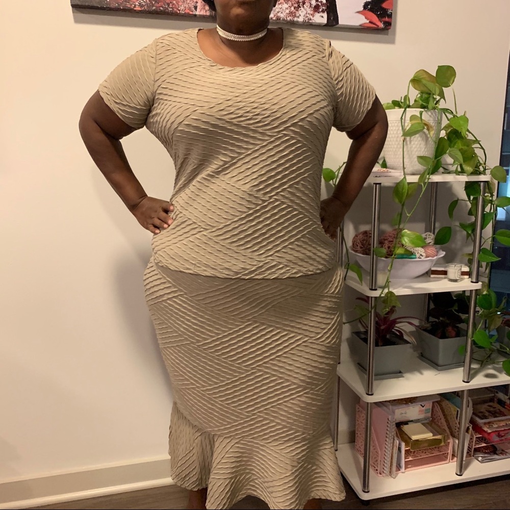 Textured skirt set